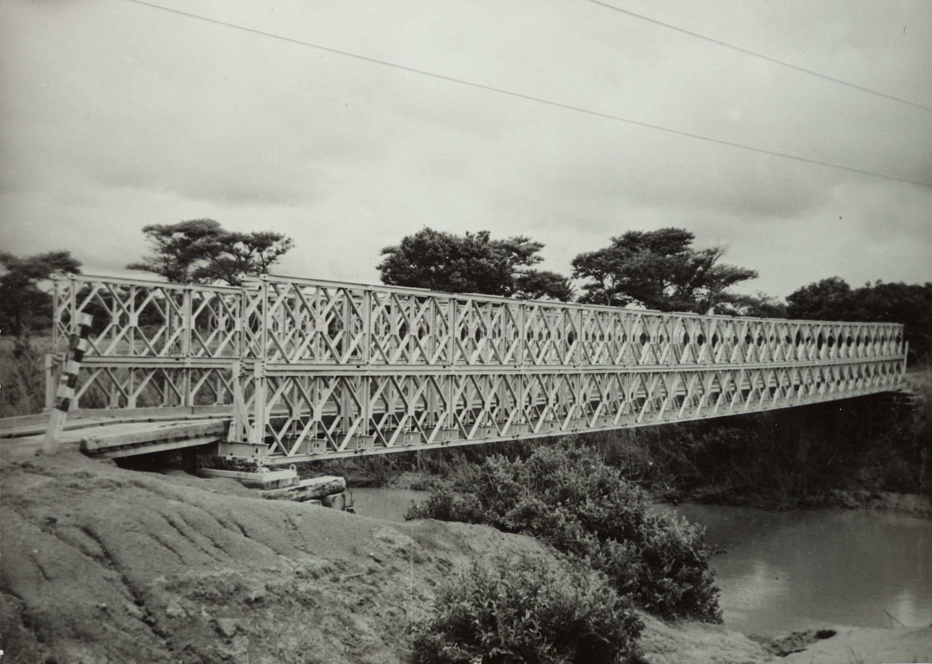 Pont sur une rivière en Afrique