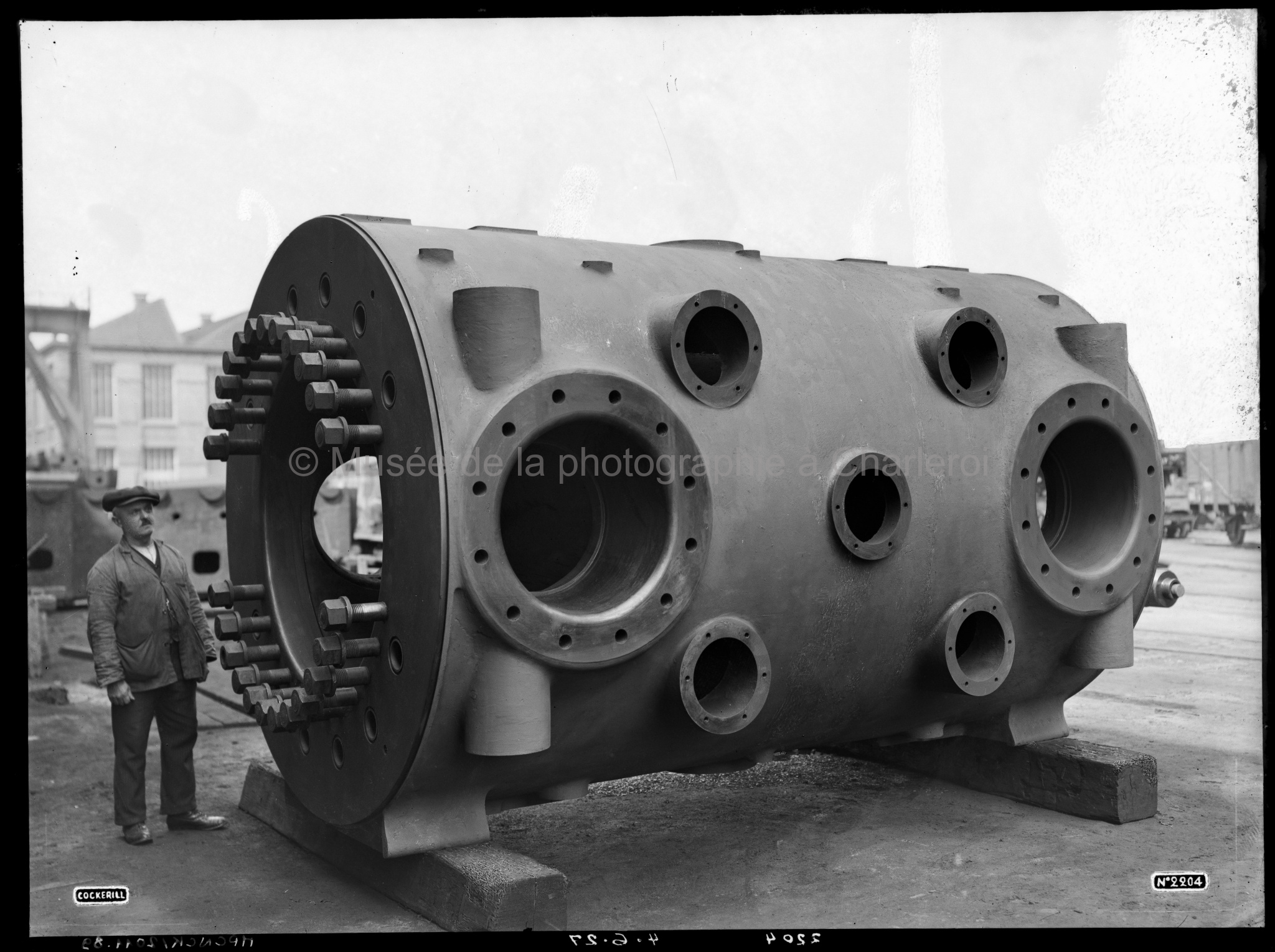 Cylindre de moteur à gaz sur le dépôt